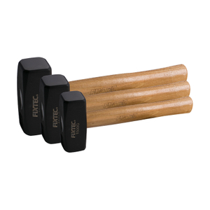 Steinhammer mit Holzgriff